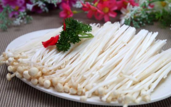 金針菇可以生吃嗎?生吃金針菇有什么危害?