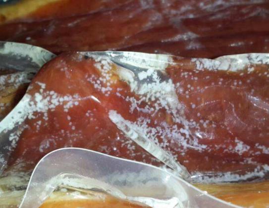 臘肉上的霉菌能煮死嗎?臘肉發(fā)霉是什么樣子的圖片