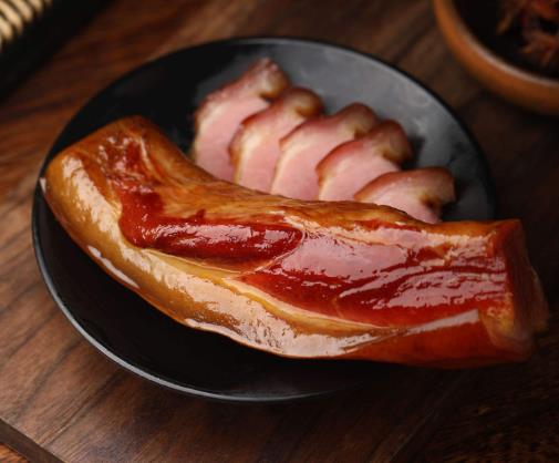 曬臘肉表面一層白色還能吃嗎?曬臘肉要洗干凈再曬嗎