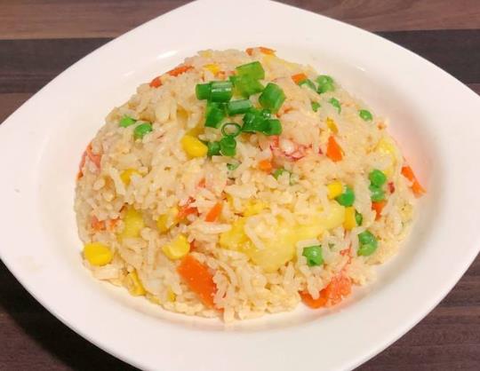 蛋炒飯先炒蛋還是炒飯?蛋炒飯如何把濕米飯炒干