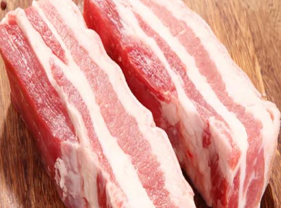 肉拿出來(lái)解凍可以用水泡嗎?豬肉用涼水泡一夜還能不能吃