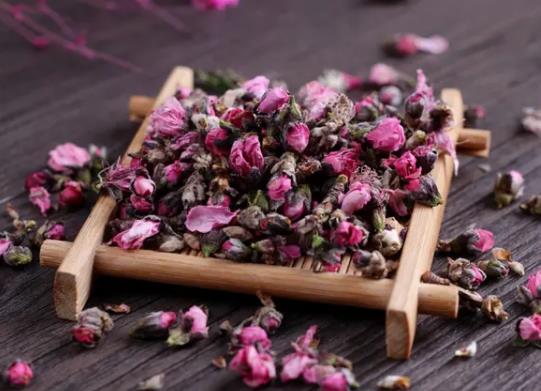 喝桃花水拉肚子怎么辦?可以喝隔夜的桃花茶嗎