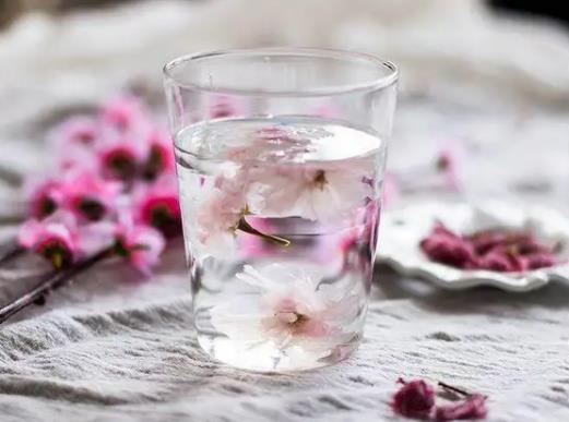喝桃花水拉肚子怎么辦?可以喝隔夜的桃花茶嗎