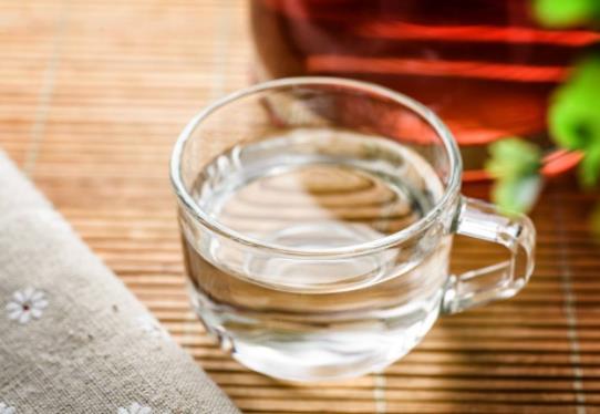 喝多少水清洗腎臟 喝水有沒(méi)有上限 晚上喝水好不好