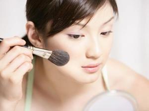 怎樣打底妝？如何使用遮瑕產(chǎn)品？粉底液怎么用