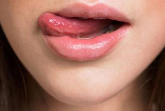 唇膜可以當口紅打底嗎?唇膜和唇膏有什么區(qū)別?