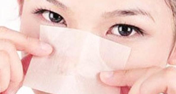 鼻子容易出油是很多人的難言之隱 六招讓它干爽起來