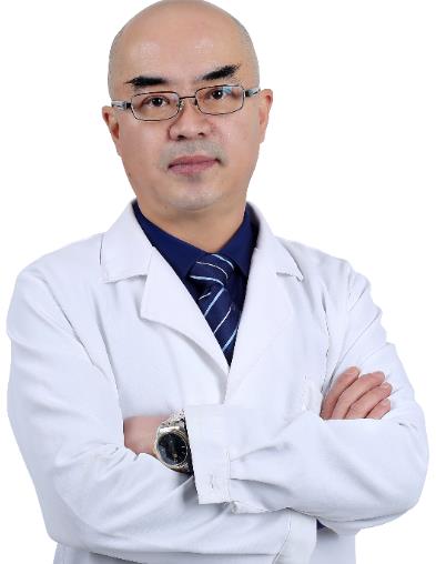 王晨光 專注于全鼻精雕手術(shù)、始終孜孜不倦地學(xué)習(xí)和提升