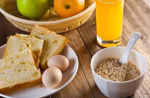 不吃早餐減肥是誤區(qū) 想減肥早餐不能這樣吃
