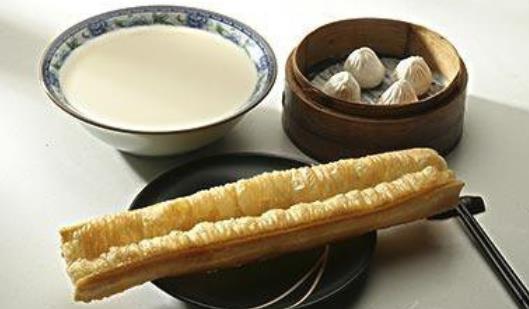 喝豆?jié){真的可以減肥嗎 豆?jié){減肥的相關(guān)注意事項(xiàng)