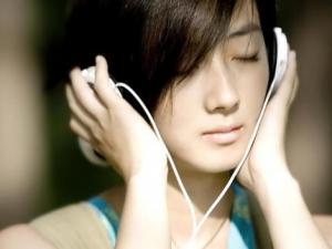經(jīng)常戴耳機(jī)好嗎？長(zhǎng)時(shí)間戴耳機(jī)有什么危害