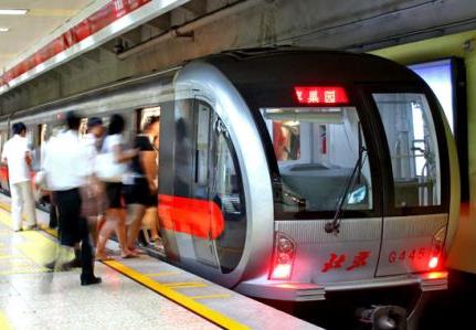 上班族如何安全乘地鐵?夏季坐車要掌握哪些要領(lǐng)
