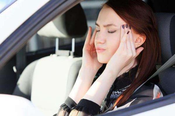 為什么坐車暈車的人,自己開車就沒那么暈,甚至不暈了呢?