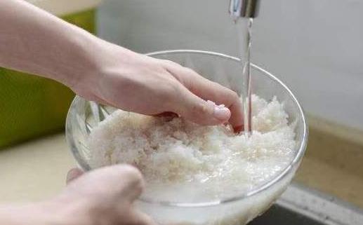 淘米水有哪些作用?淘米水洗臉有哪些好處?