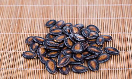 西瓜子吃多了會(huì)上火嗎?吃西瓜子有哪些好處?