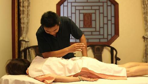 推拿哪個部位能治痛經(jīng)?推拿要注意什么?