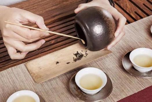 痰濕體質(zhì)是怎么形成的?痰濕體質(zhì)有哪些癥狀?