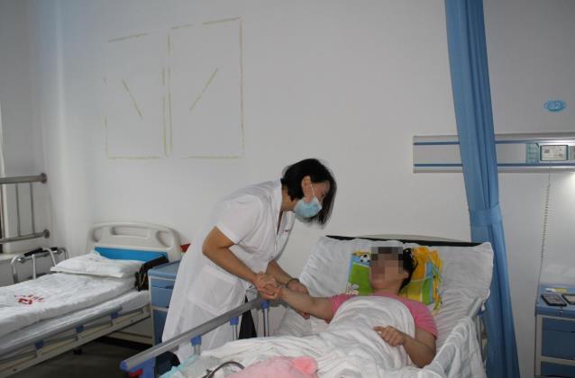 武漢中陽中醫(yī)院丨中醫(yī)骨傷·矯形技術(shù),助力30年輪椅患者站起來