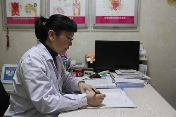 長沙長江醫(yī)院技術(shù)如何 喜獲二胎如愿做“女兒奴”