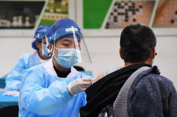 注射新冠疫苗總共要打幾針?注射新冠疫苗產(chǎn)生不良反應(yīng)如何處理