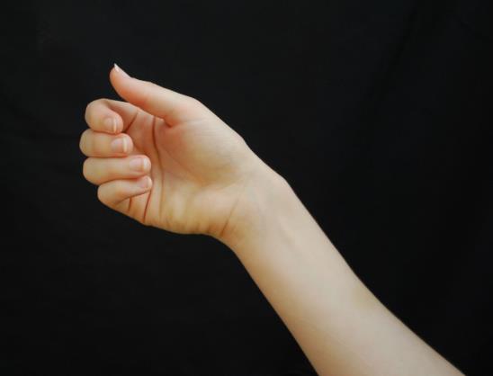 汗皰疹可以用針挑破嗎?夏天手上長(zhǎng)小水泡癢怎么治?