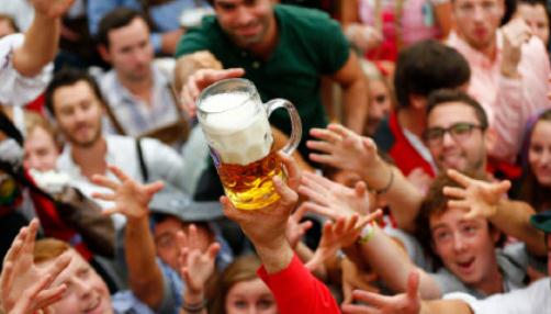 研究稱每天喝兩杯也有患癌風(fēng)險 愛喝酒的人怎么戒酒