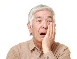 武漢仁愛(ài)口腔醫(yī)師:不要小看“老掉牙” 缺牙老人極易引發(fā)慢性病