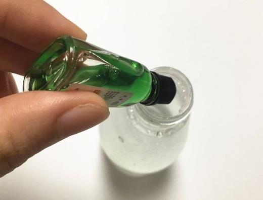 風(fēng)油精治療失眠效果太好了是真的假的?風(fēng)油精可以治療腳氣和腳臭嗎