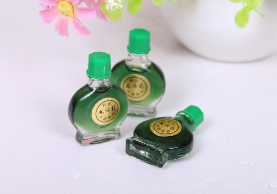 風(fēng)油精滴到腳上可以防腳臭嗎?腳底擦風(fēng)油精治失眠太管用了是真的嗎