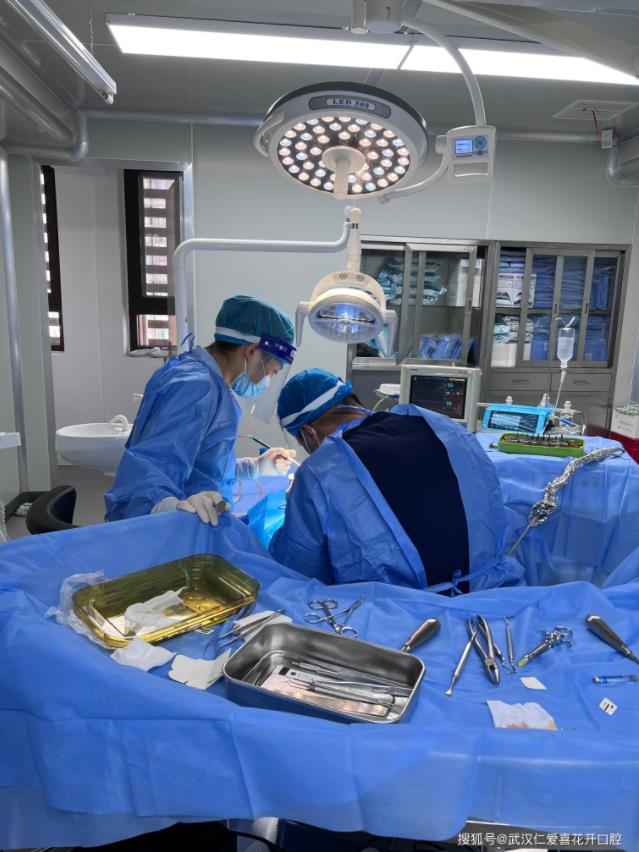 武漢仁愛口腔 重回青春——74歲老人自述種植牙全過程