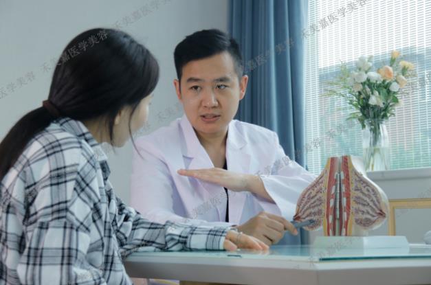 自體脂肪整形賀天遙:自體脂肪豐胸優(yōu)勢相關(guān)問題