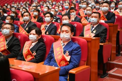 向勞動者致敬!重慶華美副院長李富強獲“重慶市第六屆勞動模范”稱號