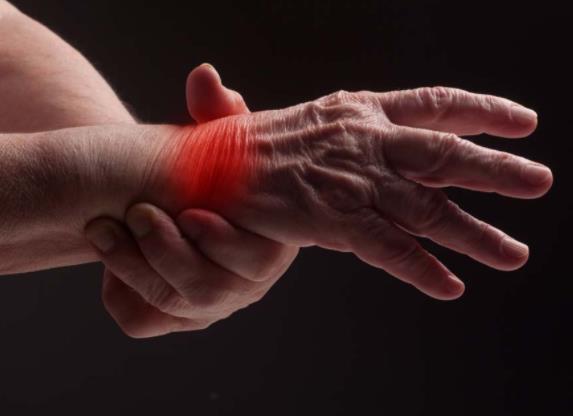 大腿像風濕一樣痛是什么原因?風濕性多肌痛癥最禁忌的是什么