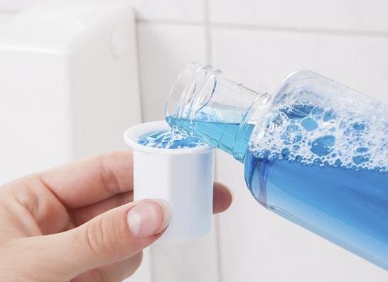 漱口水可以治療牙齦炎嗎?漱口水是刷完牙再用嗎?