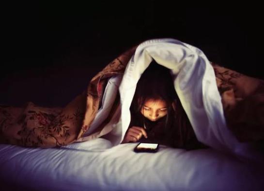 連續(xù)熬夜5年如何補救?熬夜時心臟忽然咯噔一下有危險嗎