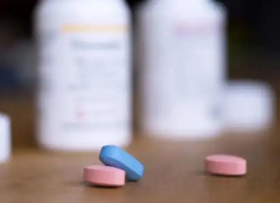 正常人吃艾滋阻斷藥會怎么樣?吃阻斷藥期間能不能同房