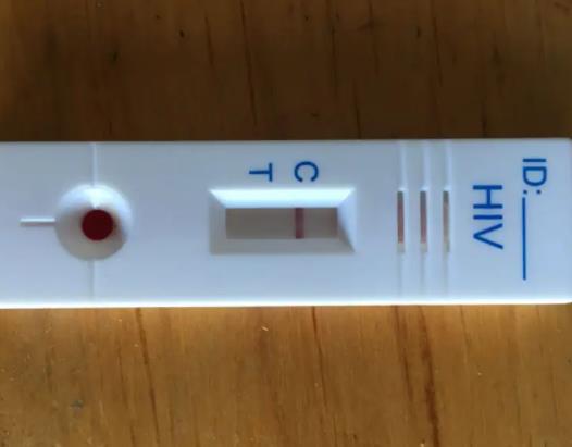 HIV試紙放久了變2條杠是怎么回事?艾滋病試紙c代表什么