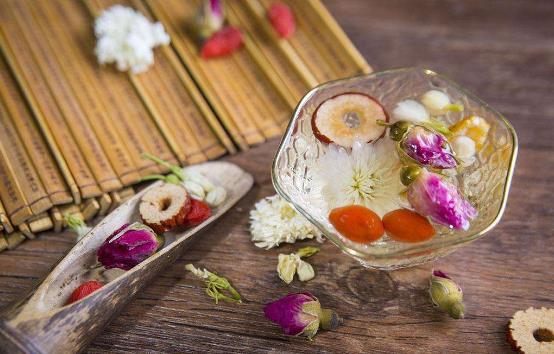 春季是養(yǎng)生的最佳時節(jié) 應適當鍛煉活動四肢并多喝白開水