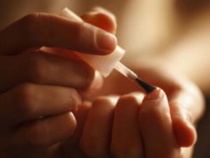 如何選購質(zhì)量好的指甲油以減少對(duì)人體傷害