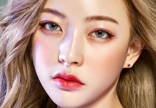 美瞳著色直徑13.6大嗎?美瞳為什么會跑到眼球上面