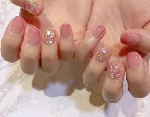 怎樣做美甲防止翹邊?貼美甲貼指甲分層怎么辦?