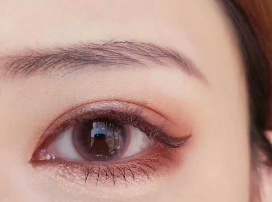 美瞳戴反了能感覺出來嗎?美瞳戴上霧蒙蒙的是怎么回事?