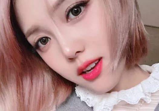 美瞳越戴越模糊是怎么回事?隱形眼鏡怎么泡護理液