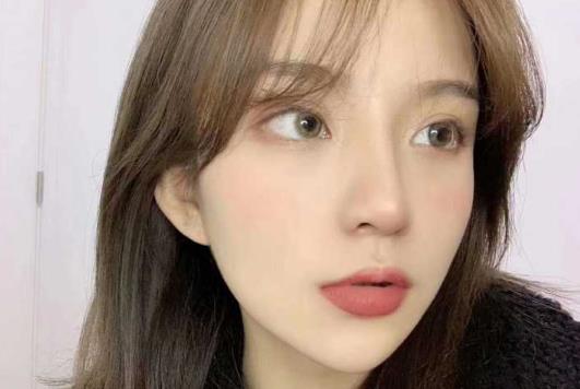 美瞳模糊是怎么回事?近視戴0度美瞳會(huì)模糊嗎?