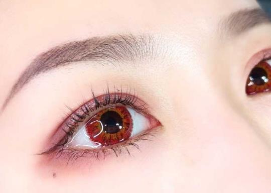 怎么防止戴美瞳眼睛酸?美瞳不泡直接就戴會(huì)怎樣
