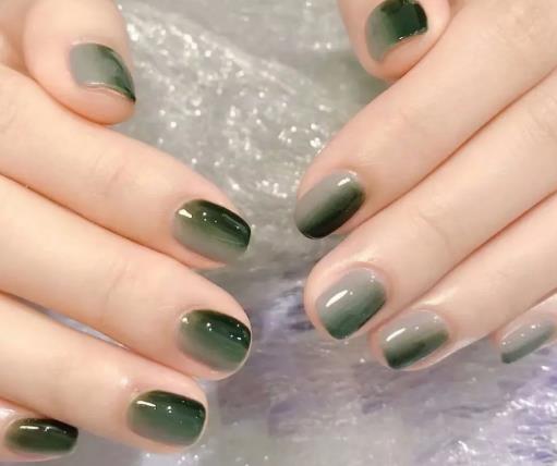 延長(zhǎng)片和甲片哪個(gè)更傷本甲?美甲貼甲片多少錢
