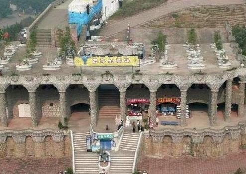世界上最大的廁所,重慶最牛廁所可以同時容納1000人!