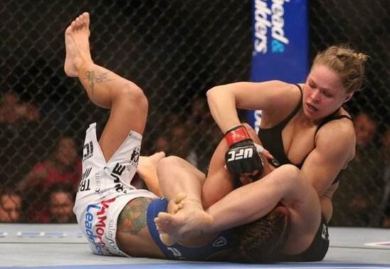 UFC歷史第一位女子選手女子冠軍羅西 成首位入選UFC名人堂女性