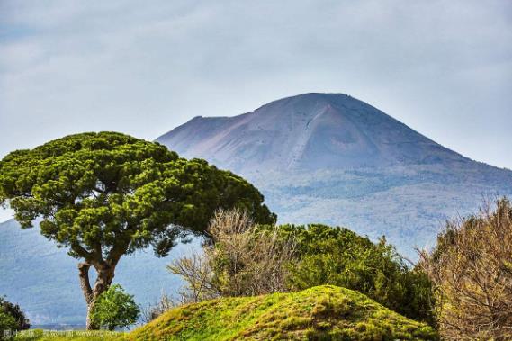 世界上最著名的活火山 維蘇威火山在哪里 維蘇威火山的噴發(fā)歷史