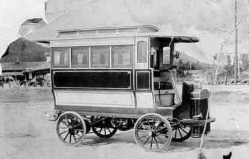 世界上最早的公交車(chē) 馬達(dá)式公共汽車(chē)1895年3月出現(xiàn)在德國(guó)
